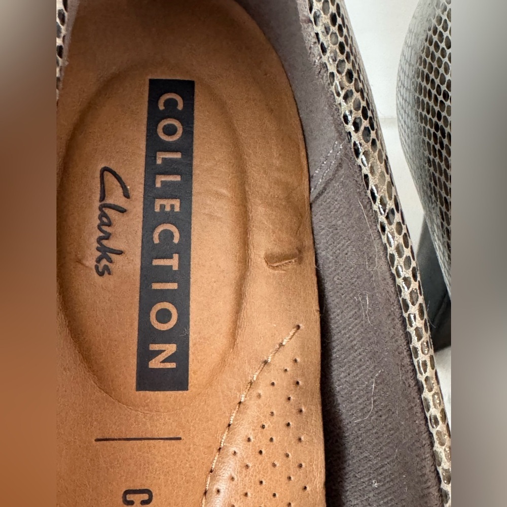 Clarks Women's Gray Snakeskin Heels - Picture 6 of 9